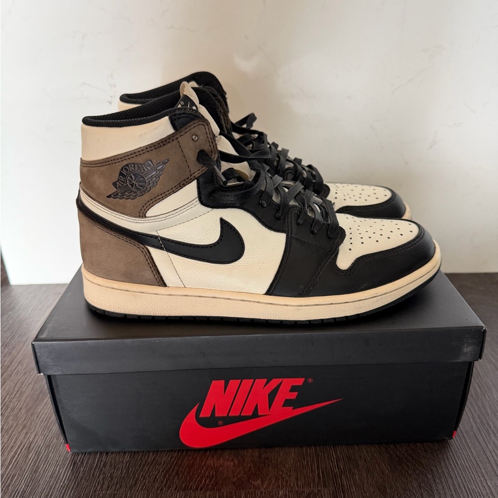 Nike Air Jordan 1 High - Black and Tan
